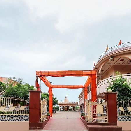 Spot On 60838 Shri Giriraj Dham Hotel Govardhan ภายนอก รูปภาพ