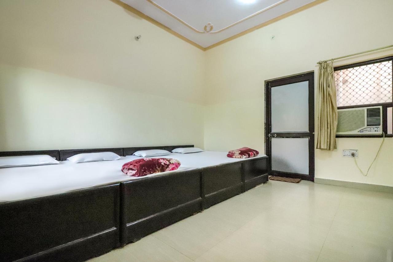 Spot On 60838 Shri Giriraj Dham Hotel Govardhan ภายนอก รูปภาพ