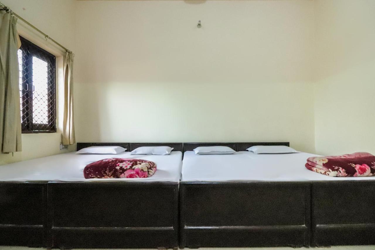 Spot On 60838 Shri Giriraj Dham Hotel Govardhan ภายนอก รูปภาพ