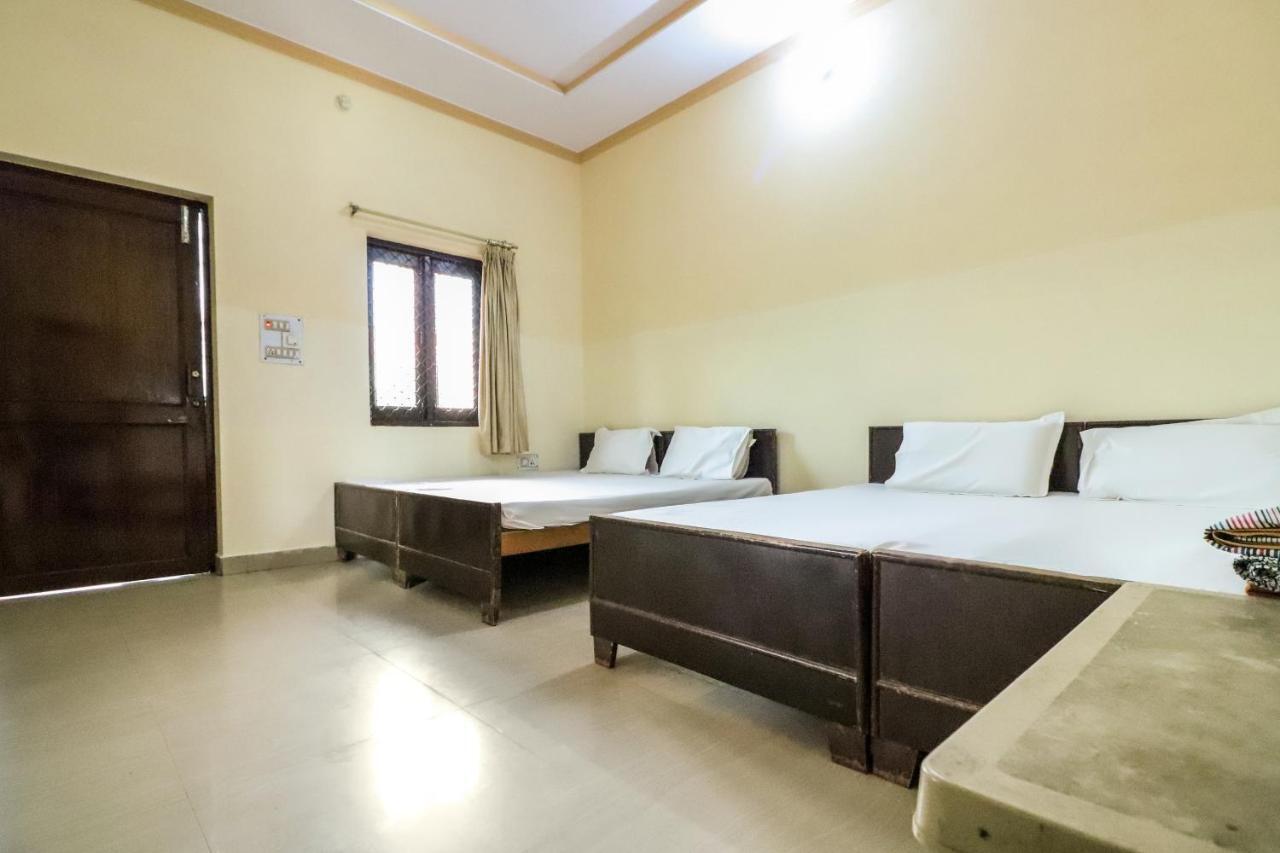 Spot On 60838 Shri Giriraj Dham Hotel Govardhan ภายนอก รูปภาพ