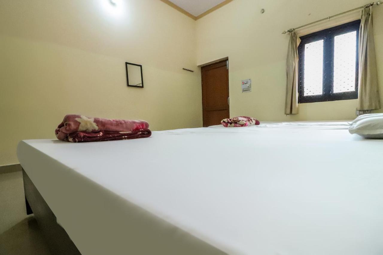 Spot On 60838 Shri Giriraj Dham Hotel Govardhan ภายนอก รูปภาพ