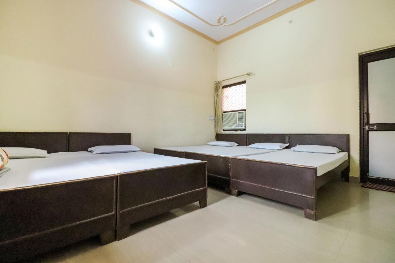 Spot On 60838 Shri Giriraj Dham Hotel Govardhan ภายนอก รูปภาพ